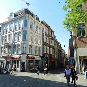 *** Otel Rho Hollanda