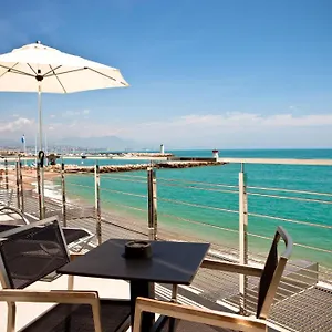**** Otel Azur Fransa