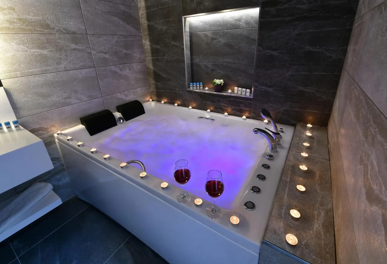 Nish Suites Atasehir Стамбул 3*,  Турция