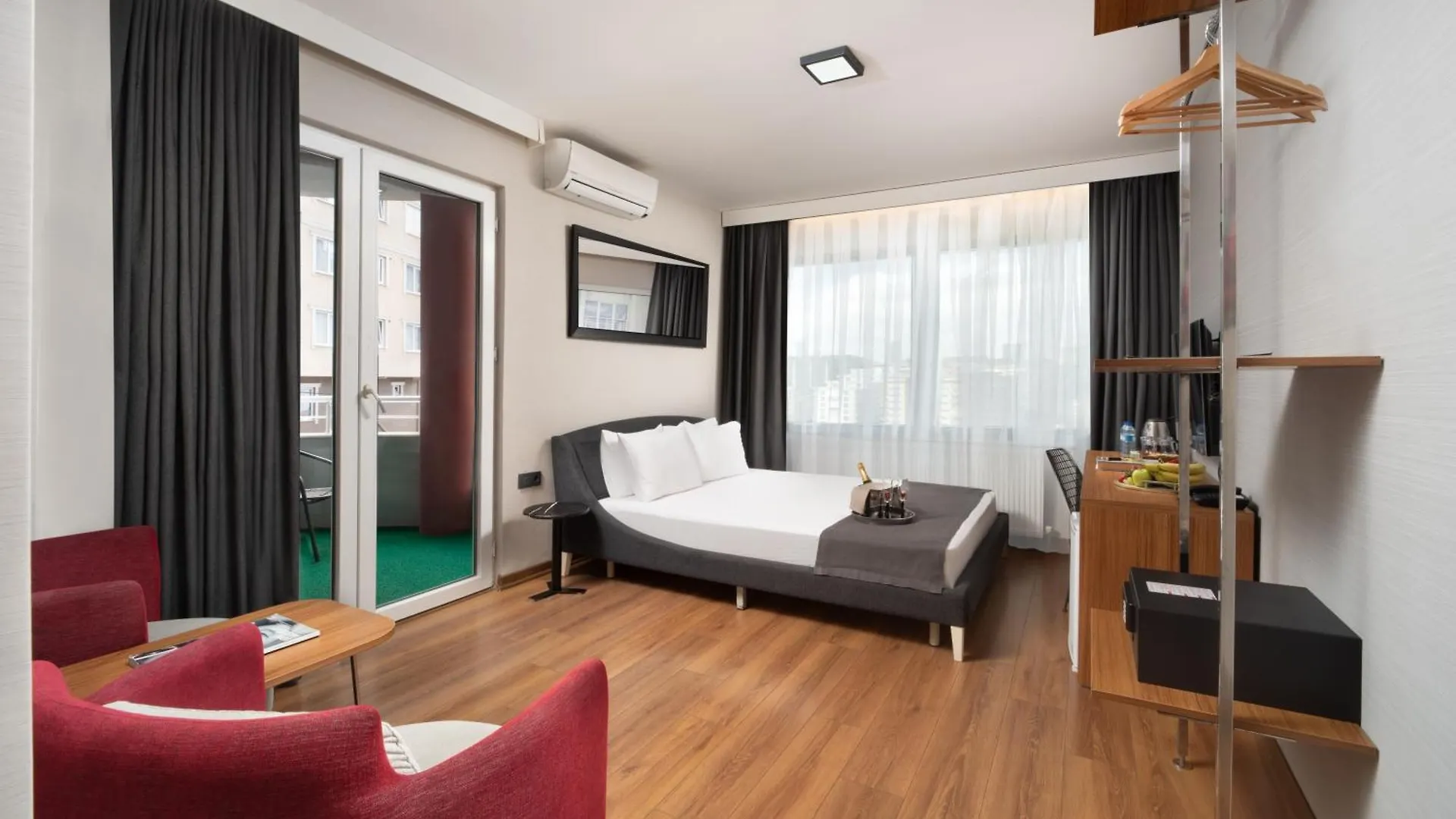 Отель Nish Suites Atasehir Стамбул