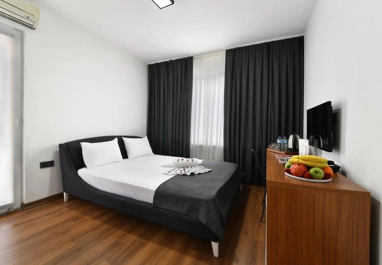 Nish Suites Atasehir Istanbul 3*,