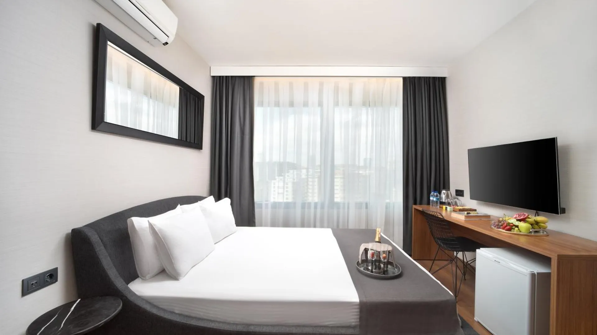 Nish Suites Atasehir Istanbul Hotel