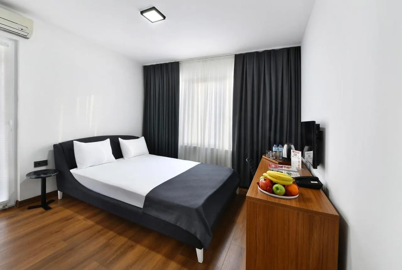 Nish Suites Atasehir Istanbul 3*,